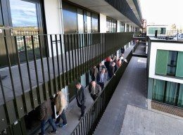 Foto vom Außenbereich der neuen Studierendenwohnanlage in Neu-Ulm